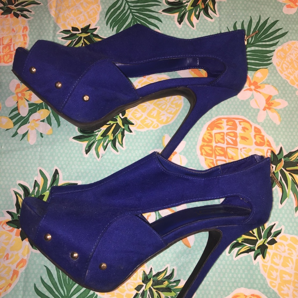 ‼️24hr SALE‼️ Glo Blu Suede Like Heels Size 10